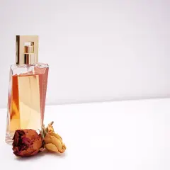 Perfumy niszowe: Co to jest i dlaczego warto je poznać? Przewodnik