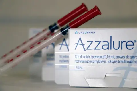 Azzalure: Gdzie kupić? Jak legalnie skorzystać z toksyny botulinowej?