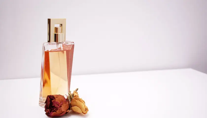 Perfumy niszowe: Co to jest i dlaczego warto je poznać? Przewodnik